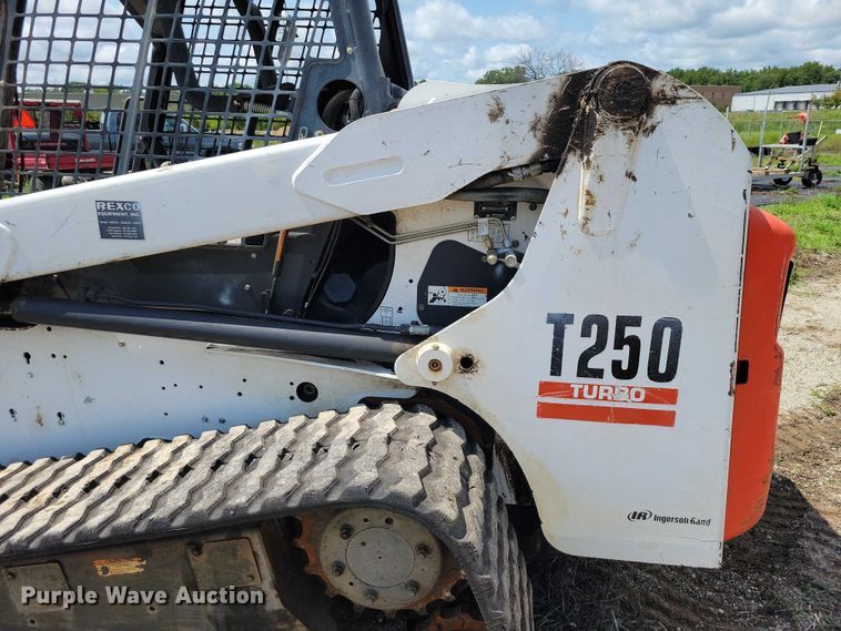 image for item DX7217 2005 Bobcat T250 tracked skid steer loader