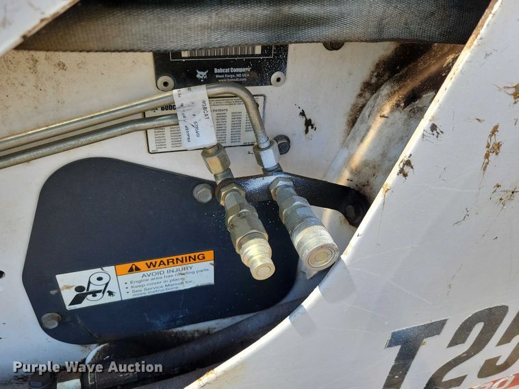 image for item DX7217 2005 Bobcat T250 tracked skid steer loader