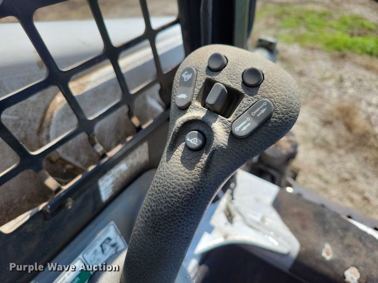 image for item DX7217 2005 Bobcat T250 tracked skid steer loader