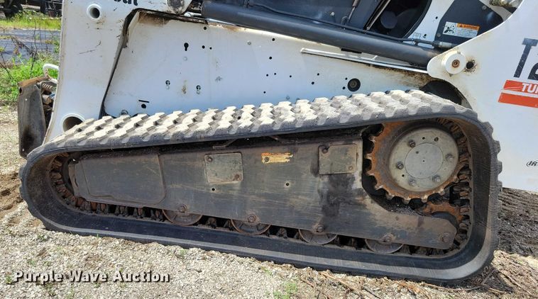 image for item DX7217 2005 Bobcat T250 tracked skid steer loader