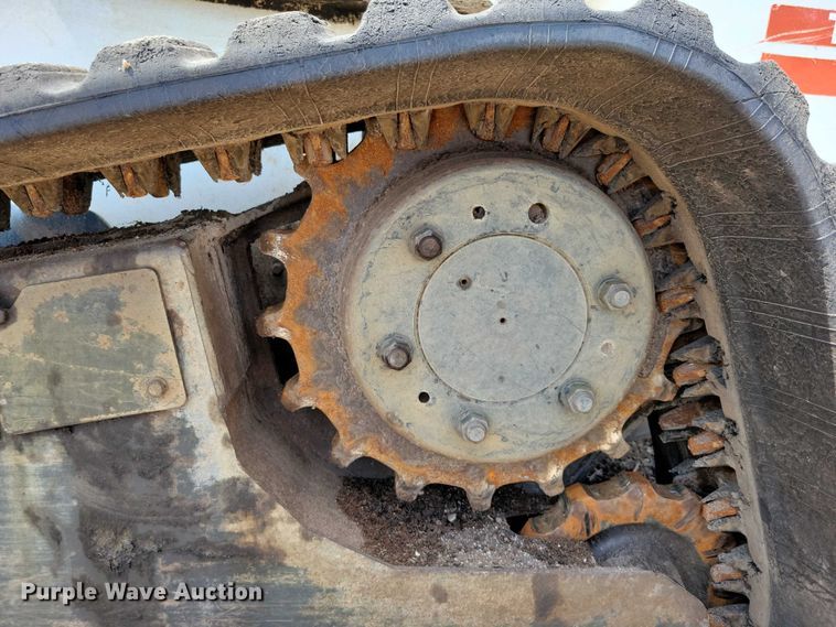 image for item DX7217 2005 Bobcat T250 tracked skid steer loader