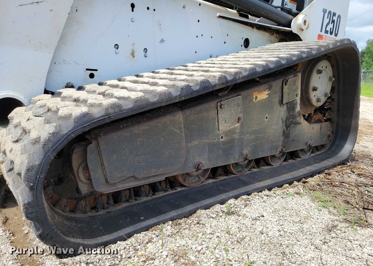 image for item DX7217 2005 Bobcat T250 tracked skid steer loader