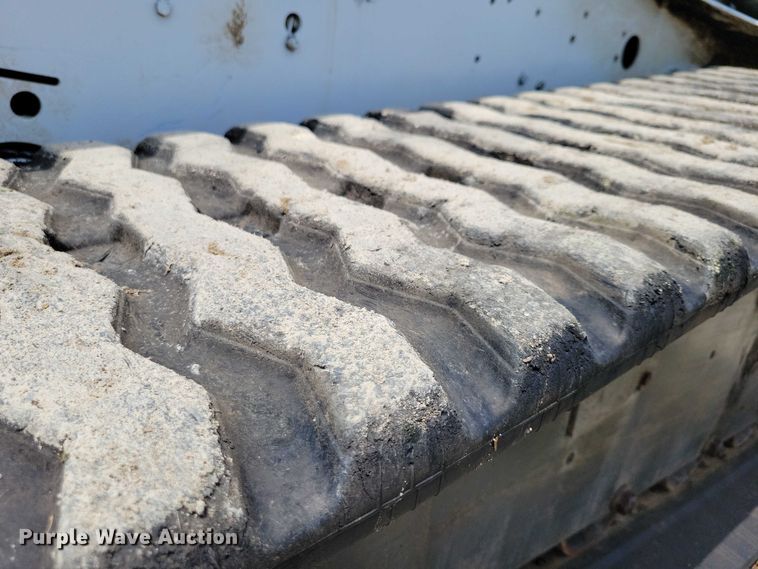 image for item DX7217 2005 Bobcat T250 tracked skid steer loader