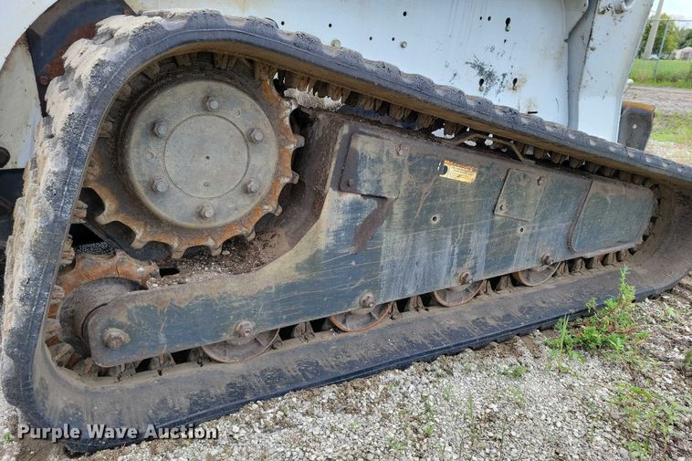 image for item DX7217 2005 Bobcat T250 tracked skid steer loader