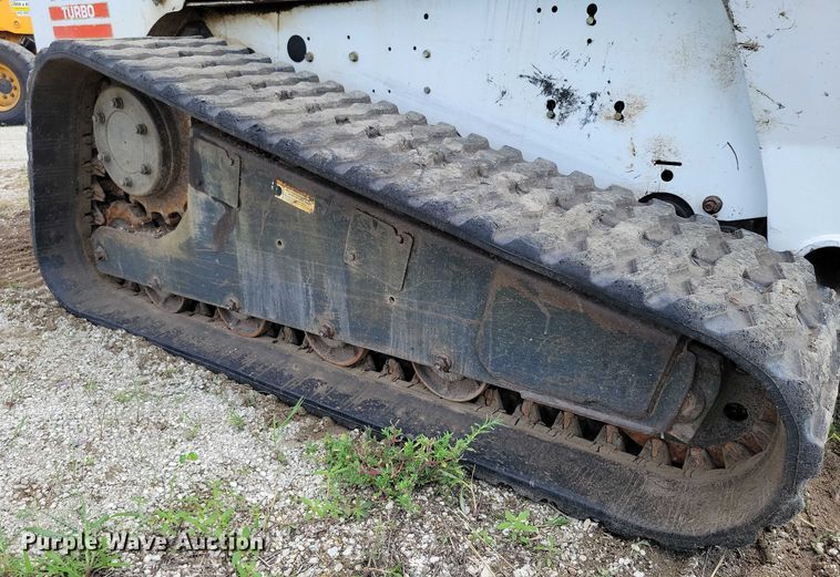 image for item DX7217 2005 Bobcat T250 tracked skid steer loader