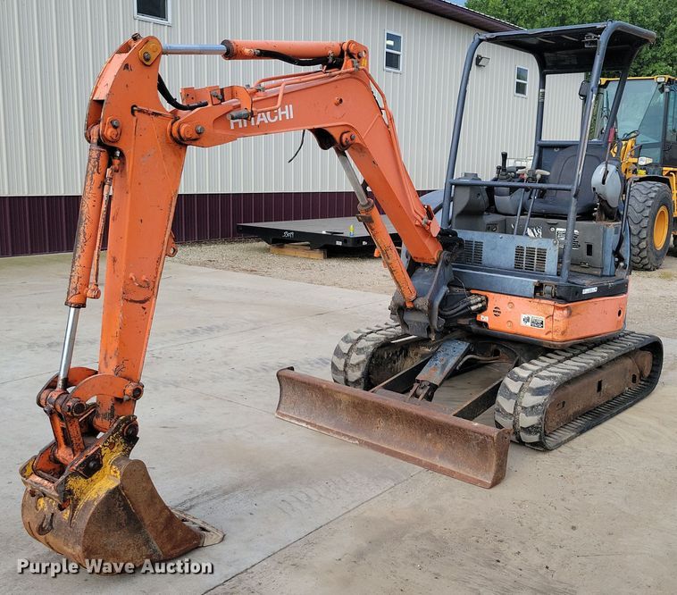 EXCAVADORA 2006 HITACHI ZAXIS27U