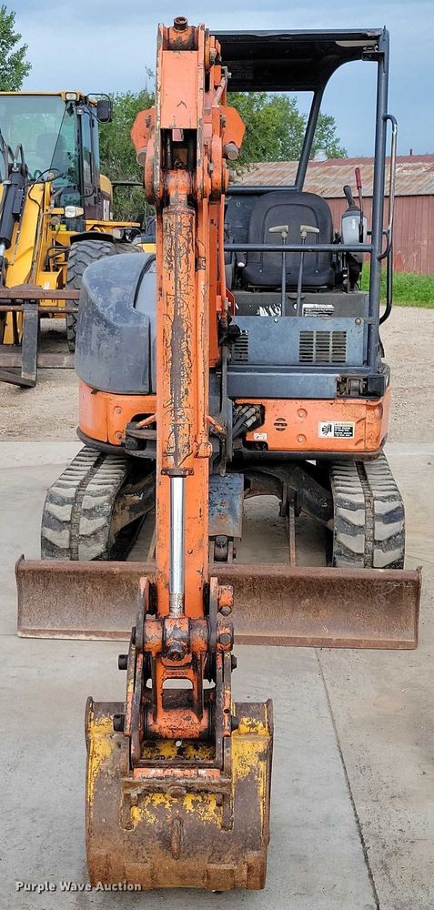 EXCAVADORA 2006 HITACHI ZAXIS27U