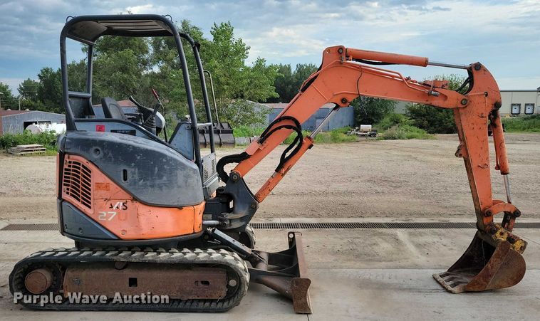 EXCAVADORA 2006 HITACHI ZAXIS27U