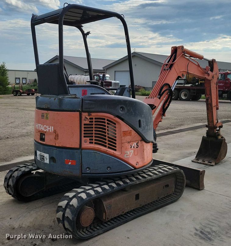 EXCAVADORA 2006 HITACHI ZAXIS27U