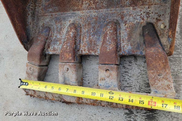 image for item DX7409 2006 Hitachi Zaxis 27U mini excavator