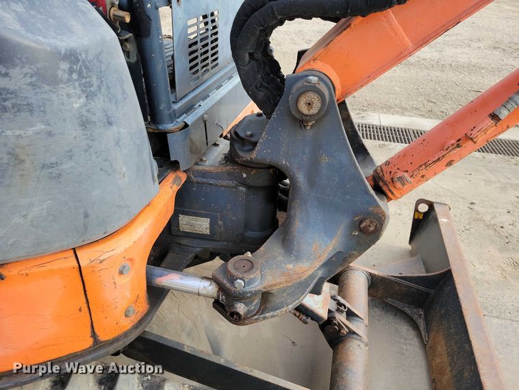 image for item DX7409 2006 Hitachi Zaxis 27U mini excavator