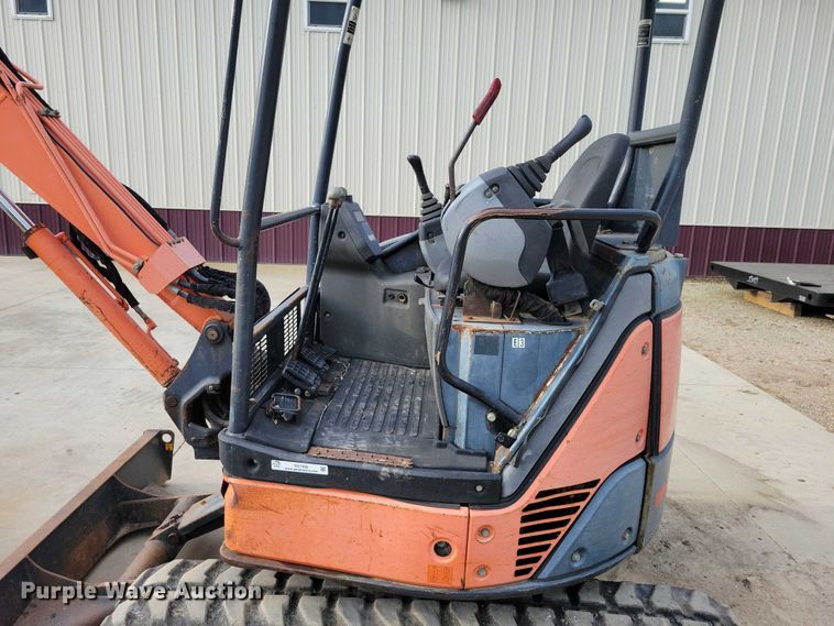 image for item DX7409 2006 Hitachi Zaxis 27U mini excavator