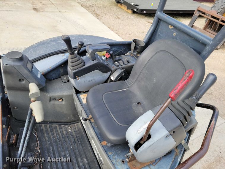 image for item DX7409 2006 Hitachi Zaxis 27U mini excavator