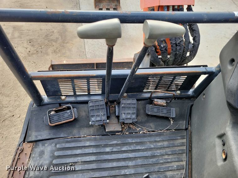 image for item DX7409 2006 Hitachi Zaxis 27U mini excavator