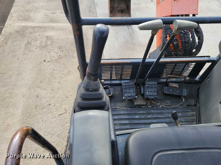 image for item DX7409 2006 Hitachi Zaxis 27U mini excavator