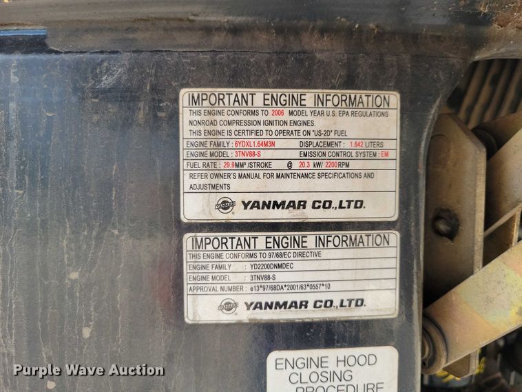 image for item DX7409 2006 Hitachi Zaxis 27U mini excavator