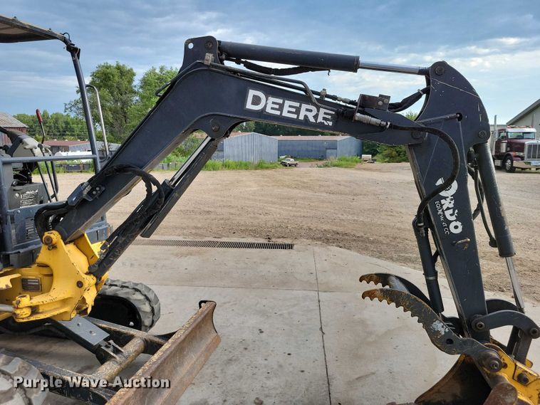 image for item DX7410 2012 John Deere  27D mini excavator