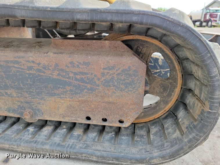 image for item DX7410 2012 John Deere  27D mini excavator