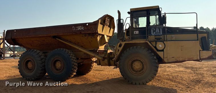 image for item DY0920 1997 Caterpillar D250E articulated haul truck