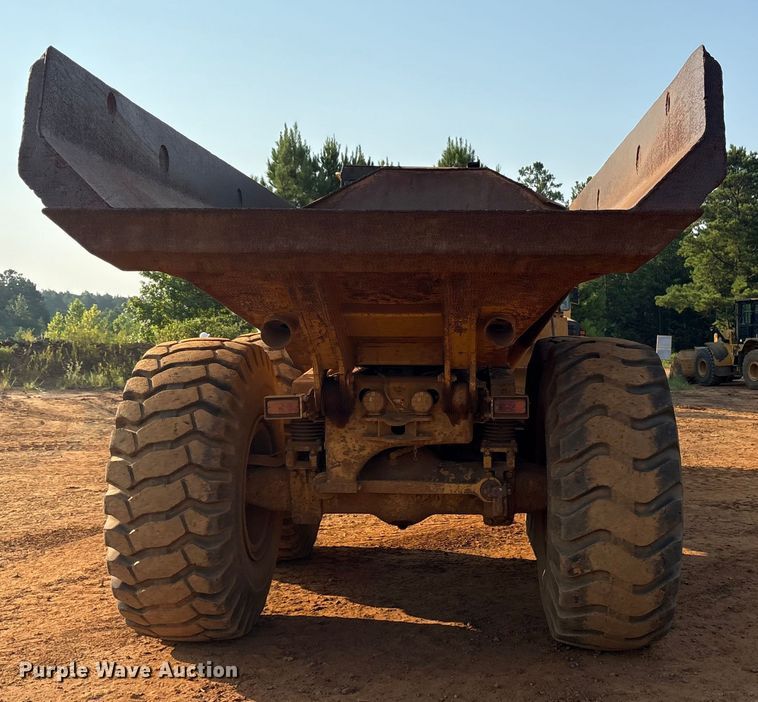 image for item DY0920 1997 Caterpillar D250E articulated haul truck