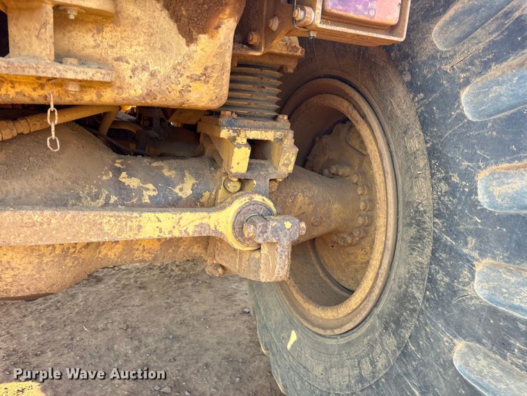 image for item DY0920 1997 Caterpillar D250E articulated haul truck