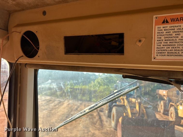 image for item DY0920 1997 Caterpillar D250E articulated haul truck