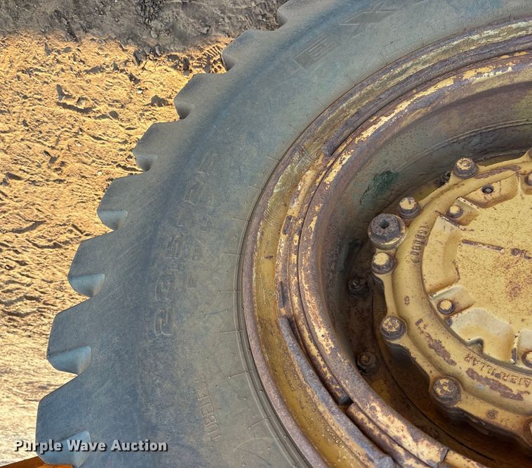 image for item DY0920 1997 Caterpillar D250E articulated haul truck