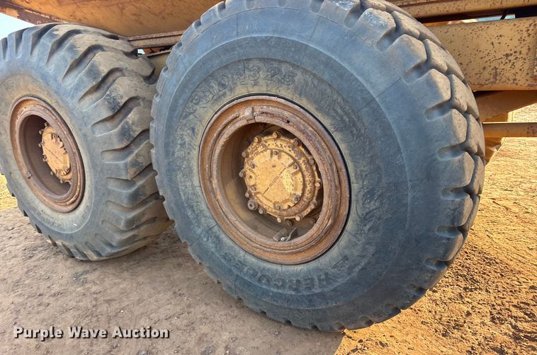 image for item DY0920 1997 Caterpillar D250E articulated haul truck