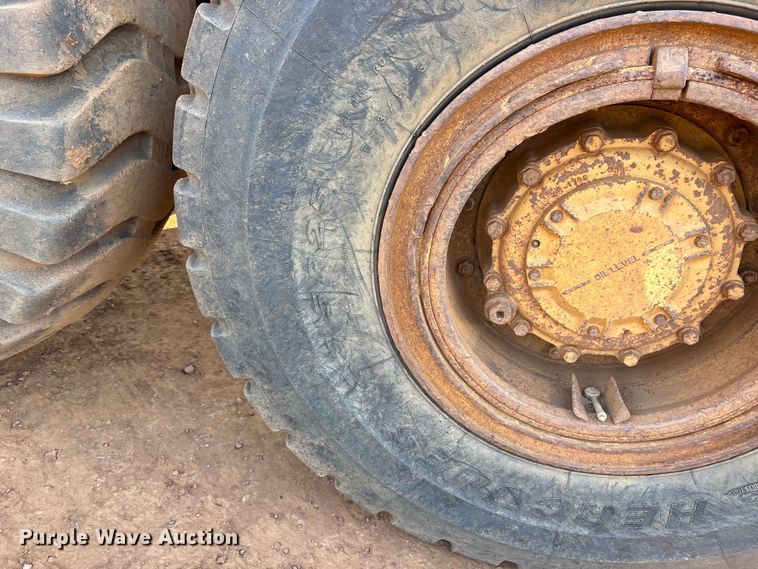 image for item DY0920 1997 Caterpillar D250E articulated haul truck