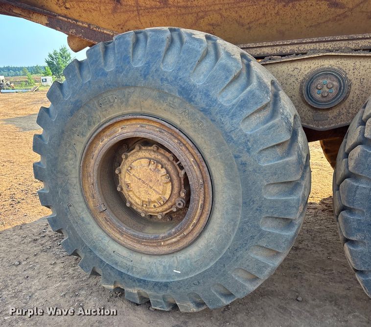 image for item DY0920 1997 Caterpillar D250E articulated haul truck