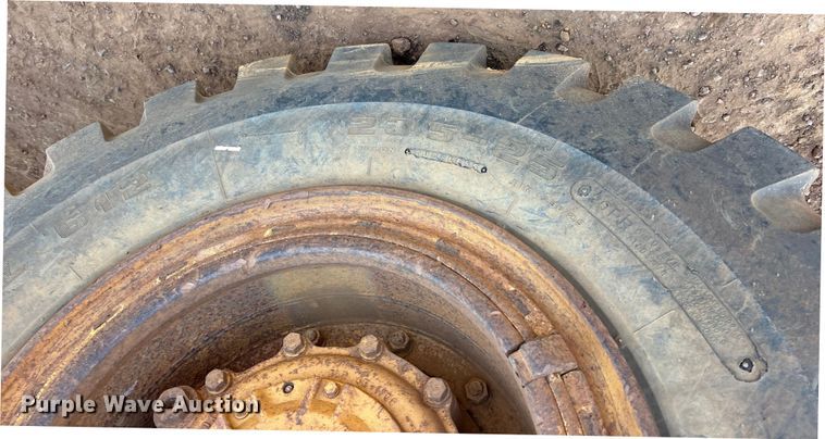 image for item DY0920 1997 Caterpillar D250E articulated haul truck