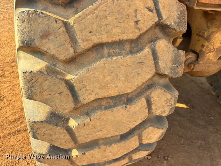 image for item DY0920 1997 Caterpillar D250E articulated haul truck