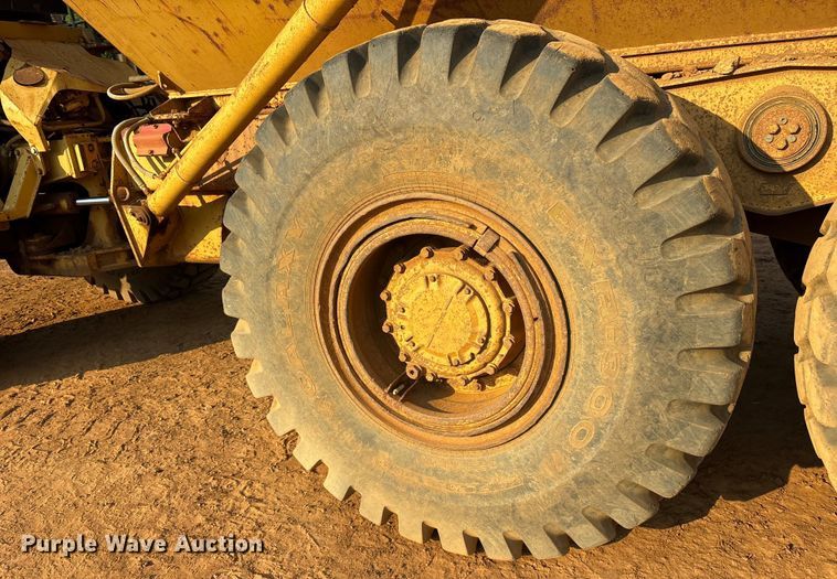 image for item DY0920 1997 Caterpillar D250E articulated haul truck