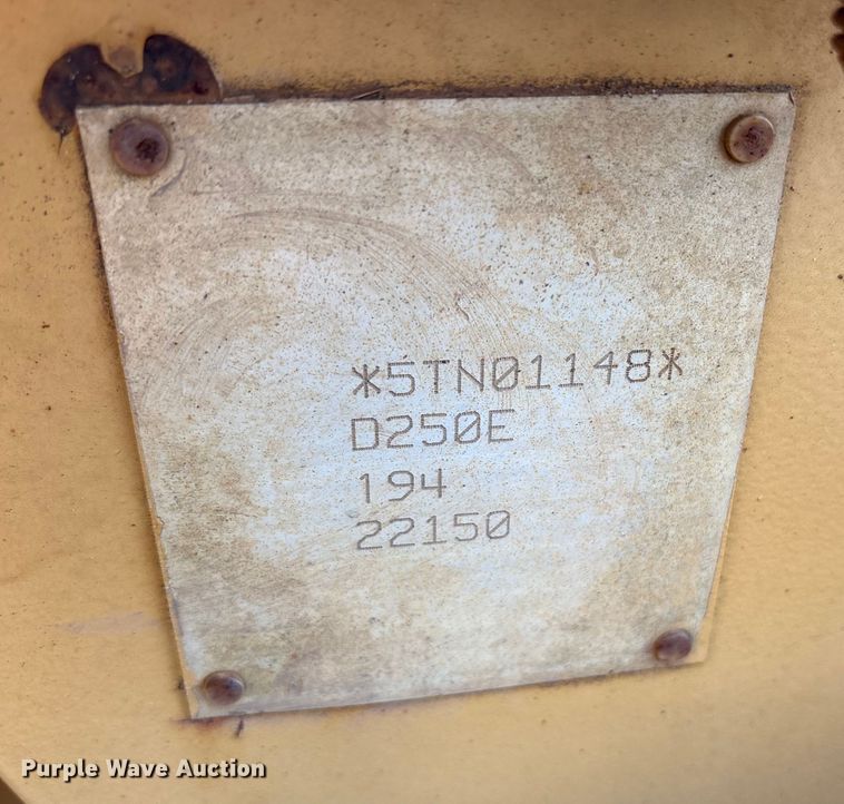 image for item DY0920 1997 Caterpillar D250E articulated haul truck