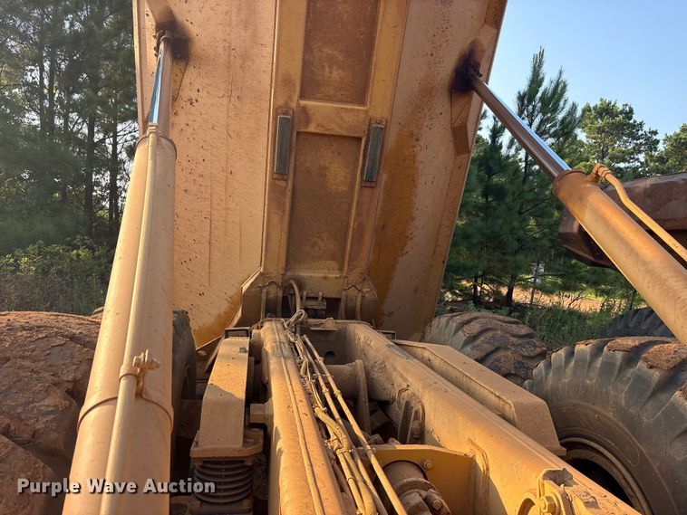 image for item DY0921 1998 Caterpillar D300E articulated haul truck