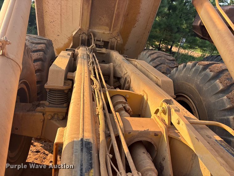 image for item DY0921 1998 Caterpillar D300E articulated haul truck