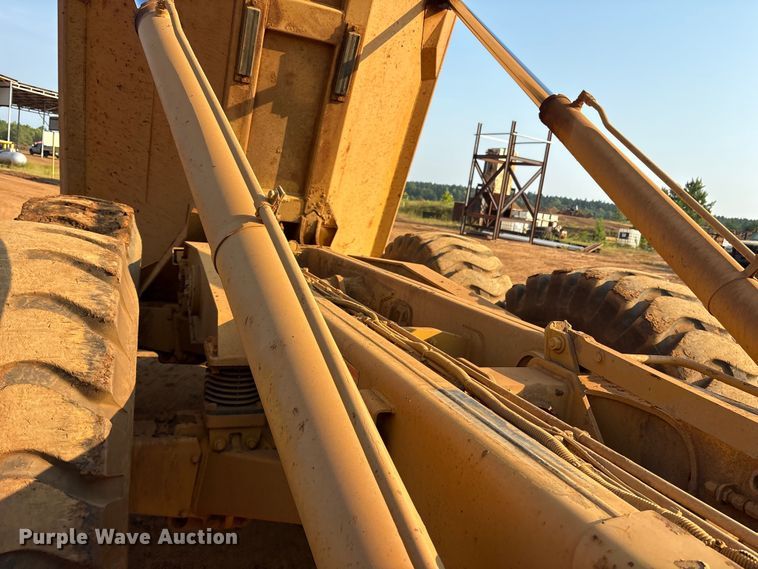 image for item DY0921 1998 Caterpillar D300E articulated haul truck