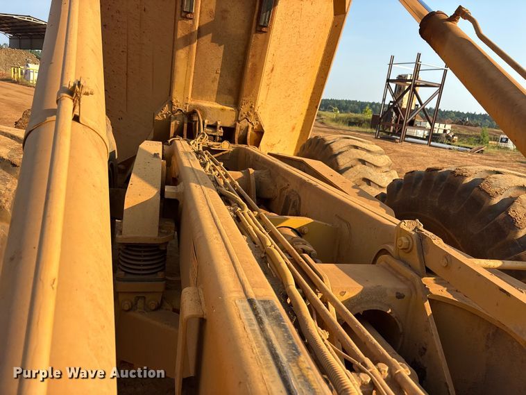 image for item DY0921 1998 Caterpillar D300E articulated haul truck