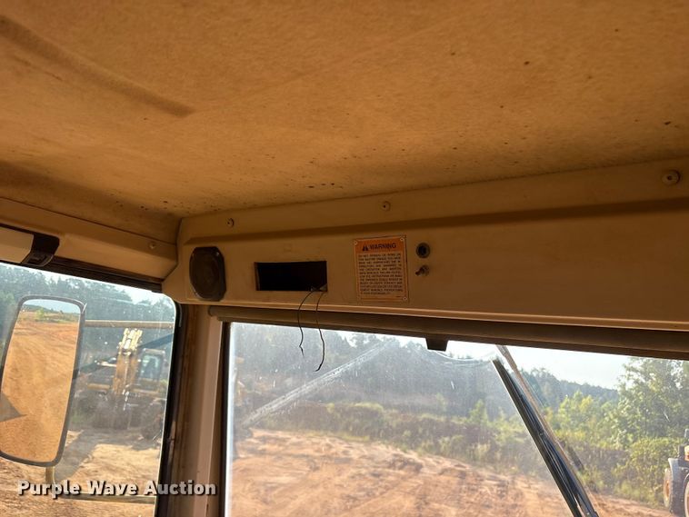 image for item DY0921 1998 Caterpillar D300E articulated haul truck