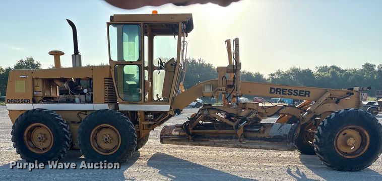 image for item DY0931 1989 Dresser 850 motor grader