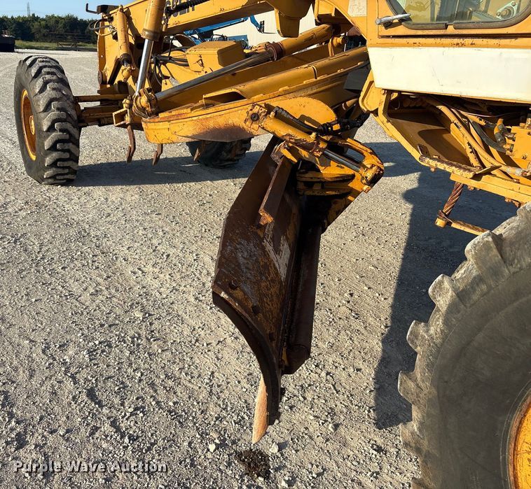 image for item DY0931 1989 Dresser 850 motor grader