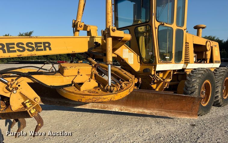 image for item DY0931 1989 Dresser 850 motor grader
