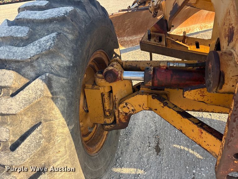 image for item DY0931 1989 Dresser 850 motor grader