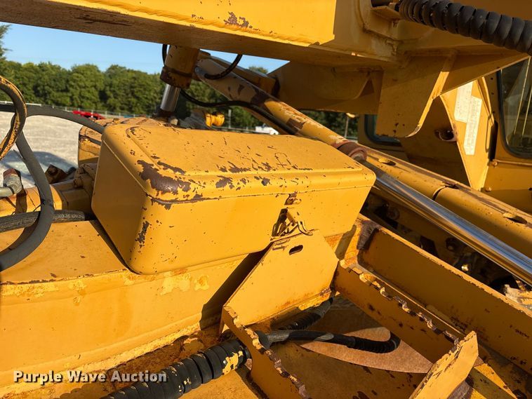 image for item DY0931 1989 Dresser 850 motor grader