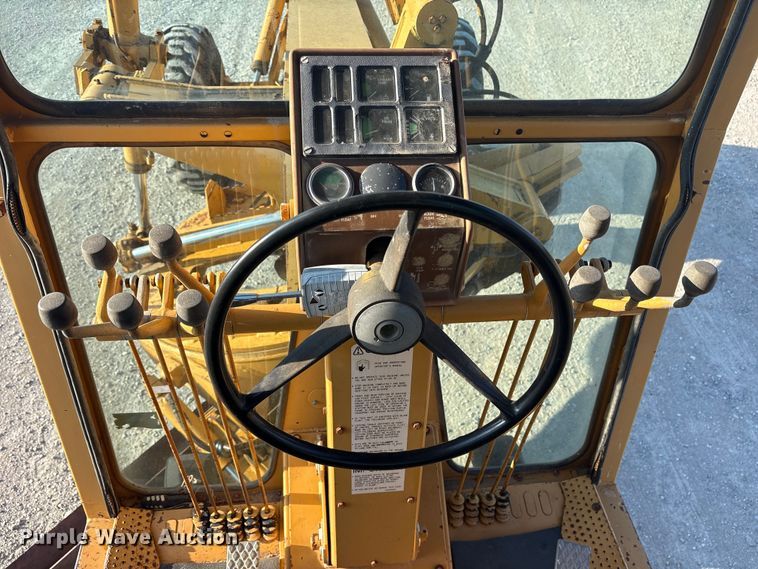 image for item DY0931 1989 Dresser 850 motor grader