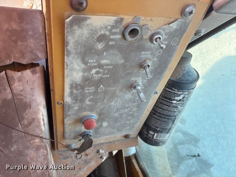 image for item DY0931 1989 Dresser 850 motor grader