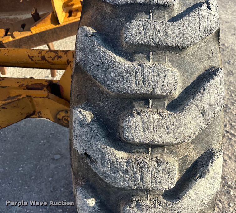 image for item DY0931 1989 Dresser 850 motor grader