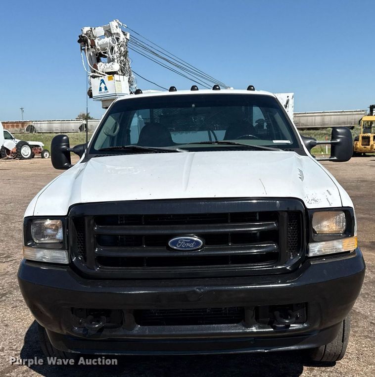 image for item DZ8658 2002 Ford F550 utility / service truck