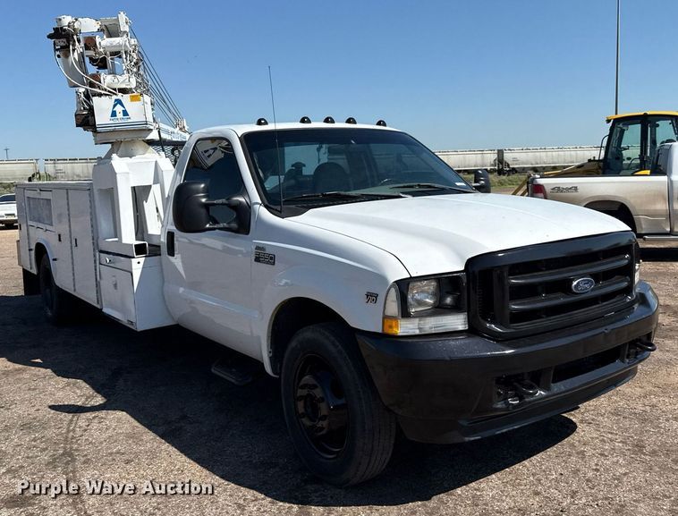 image for item DZ8658 2002 Ford F550 utility / service truck