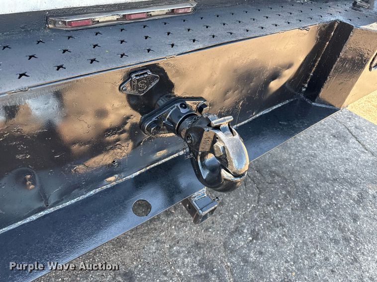 image for item DZ8658 2002 Ford F550 utility / service truck